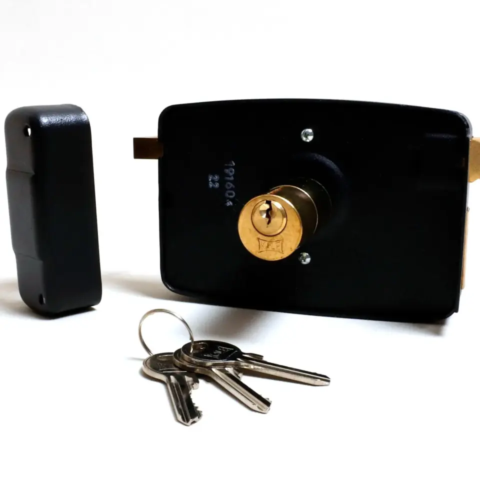 KALE TRAJLI DEMİR KAPI KİLİDİ 157A